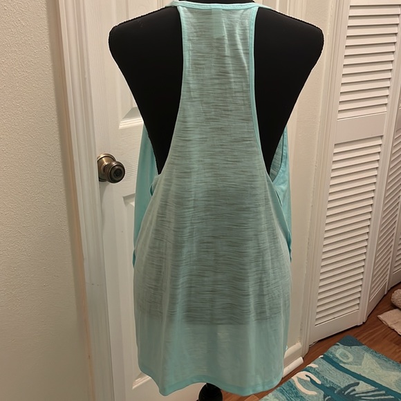 Under Armour racer back heat gear tank - Picture 3 of 6